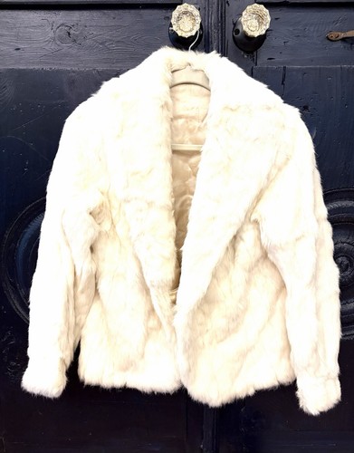 Antique 1920s white fur - white,