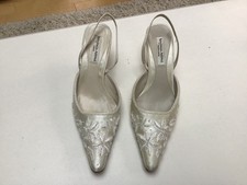 Benjamin Adam’s silk bridal shoes size 37 (5)