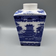Vintage Ringtons Blue & White Willow Pattern Jar Vase Urn 17cm