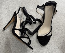 Pretty Little Things Black