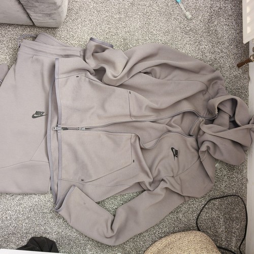 Grey nike tech fleece - grey,