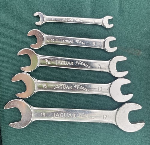 Jaguar tool box spanner set - box,