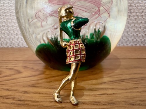 Vintage lady golfer - vintage,