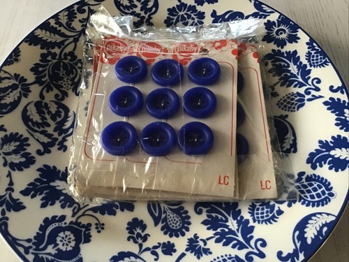 Bulk vintage pikaby buttons - bulk,