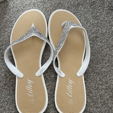 SIZE 8 SPARKLY FLIP FLOPS NEW
