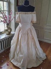 Vintage Dizzie Lizzie Ivory