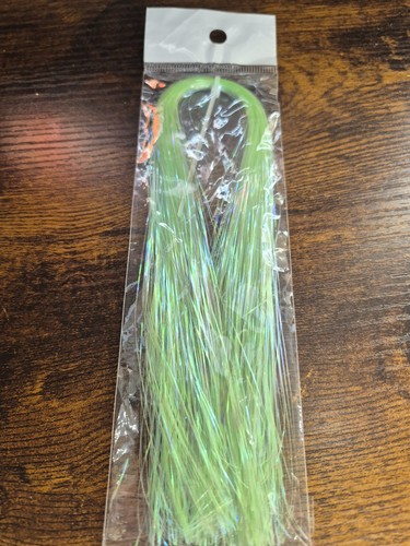 Holographic fly tying - holographic, tinsel.