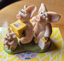 PIGGIN' Queueing   Pig ornament David Corbridge Boxed Pig LIMITED EDITION