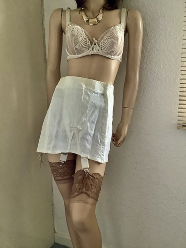 Vintage 1950s twilit white - 1950s,