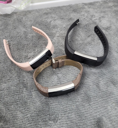 Job lot fitbit - x3,