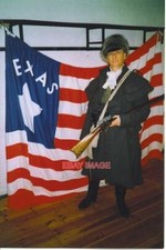 PHOTO  DAVY CROCKETT AT FORT