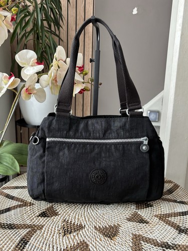 Kipling black over shoulder - over,