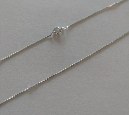 8mm 9ct white gold - 0.8mm,