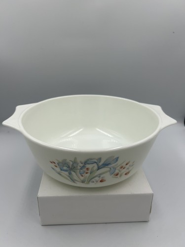 Vintage pyrex casserole - pyrex, dishes