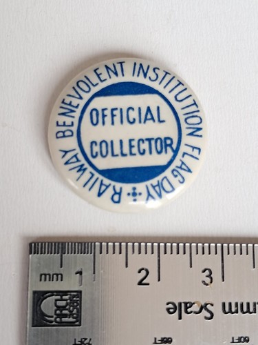 Vintage badges pin enamel - badges,