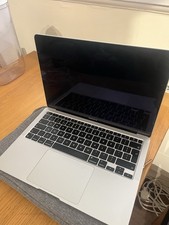 Apple MacBook Air 13-inch M1