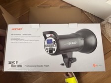 NEEWER PROFESSIONAL STUDIO FLASH Bowens mount 150 W Large LCD NEW-open Pack