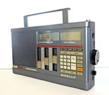 Vintage Grundig Satellit International 400 Radio