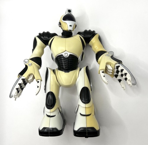 2005 robosapien electronic - robosapien,