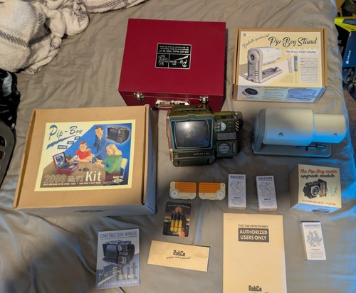 Fallout pip boy 2000 vi - fallout,