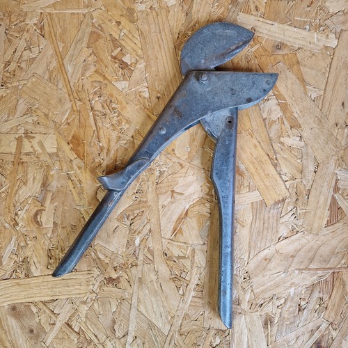 Vintage brevete tile cutting - brevete,