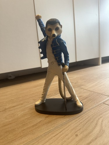 Magnificent meerkats showman - magnificent,