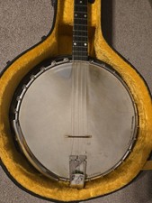 antique VEGA banjo in A case