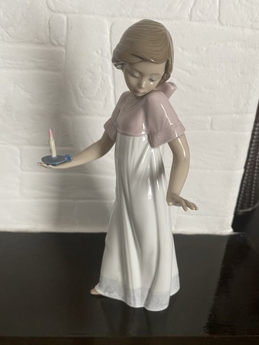 Lladro nao light the - light,