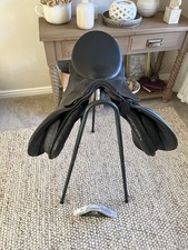 Black Bates VSD with Cair 17 1/2” Saddle black changeable gullet/saddle bag 