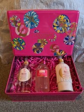 l'occitane rose 4 reines shampoo, conditioner & shower gel set💓💗