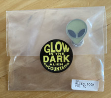 Poker Rox Enamel Alien Head Pale Yellow Pin Badge GITD