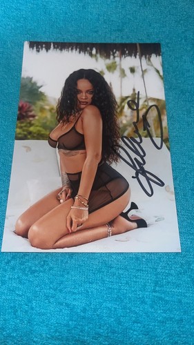 Rihanna photo autograph - rihanna,