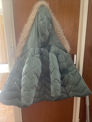 Girls green coat - age, 3-4