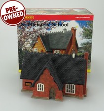 OO Gauge Hornby Skaledale R8503 St Michaels School Building