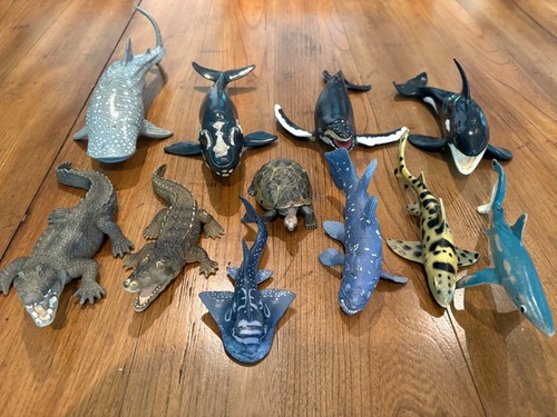 Sea animal figure lot - 11,