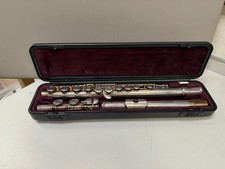 Yamaha YFL-211 Flute with Original Hard Case - Nickel Silver