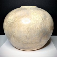 Porcelain Gold Rim Moon Jar