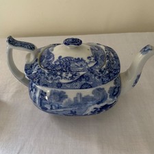 Copeland Spode’s Italian Teapot. Good condition overall. Blue and White. read.