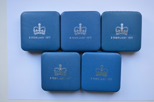 Royal mint 1977 - 5, blue