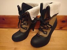 Black and Beige Golddiga