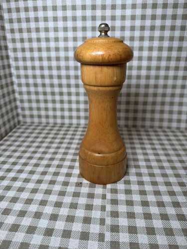Vintage peugeot wooden pepper - peugeot,