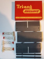 Triang R70 Level Crossing