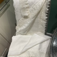 WHITE LACE PENCIL PLEAT LACE