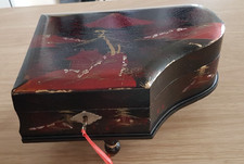 VINTAGE JAPANESE LAQUERED