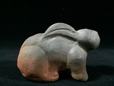 D0495 / Pottery / Rabbit Style