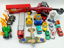 LARGE JOB LOT OF TOY VEHICLES