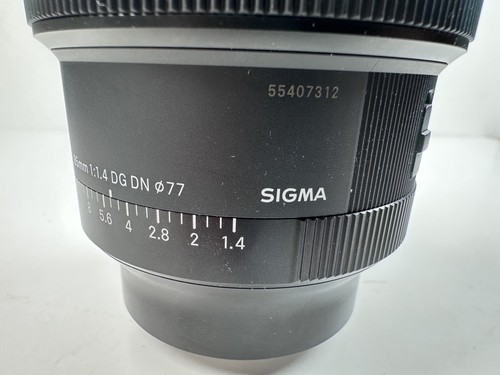 Mint sigma 85mm 1 4 - sigma,