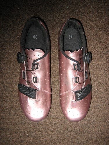 Modern chinese road shoe giro - shoe,