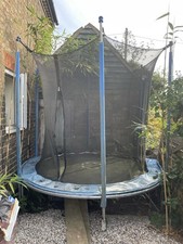 7ft Round Trampoline with Safety Net, Enclosure.