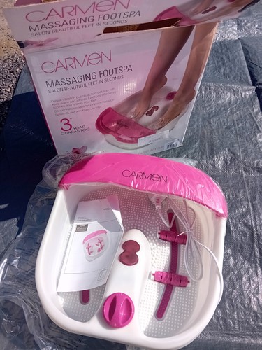 Carmen massaging bubble water - bubble,